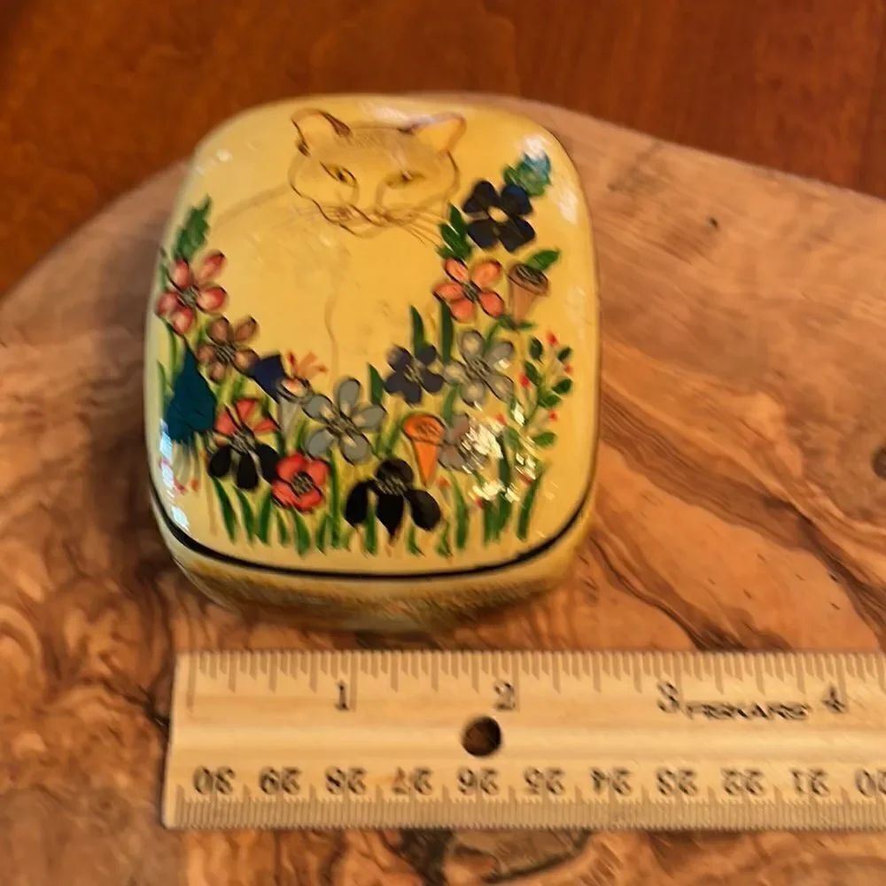 Vintage Cat Laquer Trinket Box - Picture 6 of 7